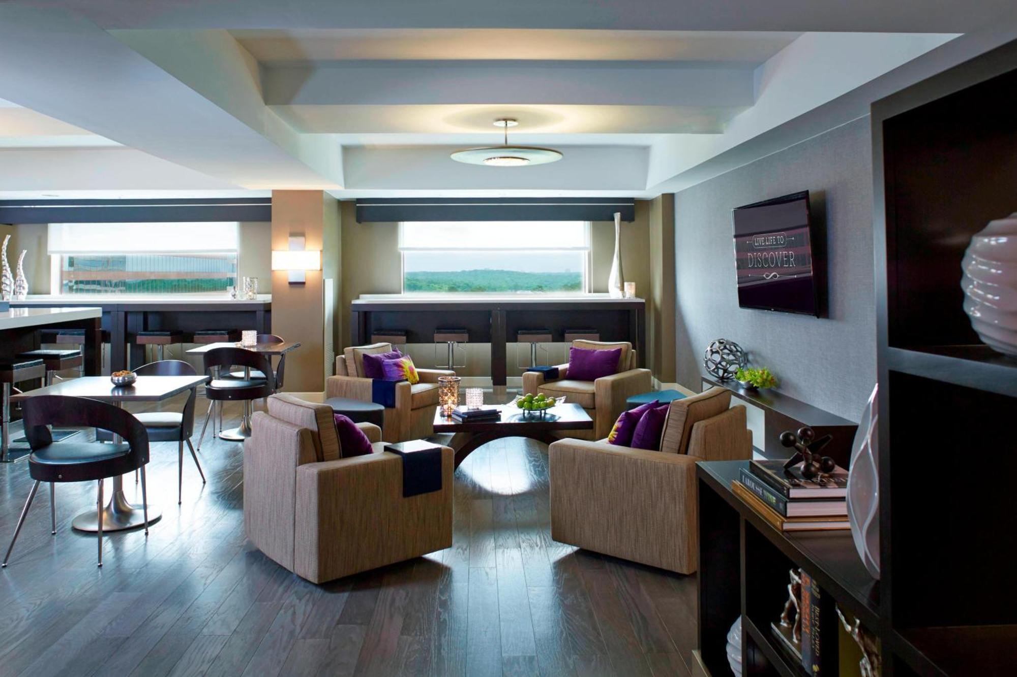 Hotel Renaissance Atlanta Waverly & Convention Center 4*