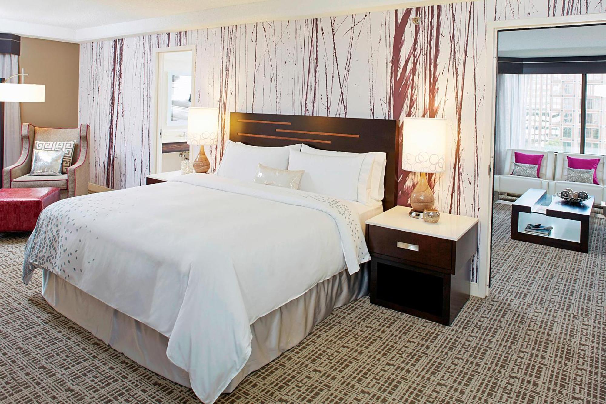 Renaissance Atlanta Waverly & Convention Center Hotel